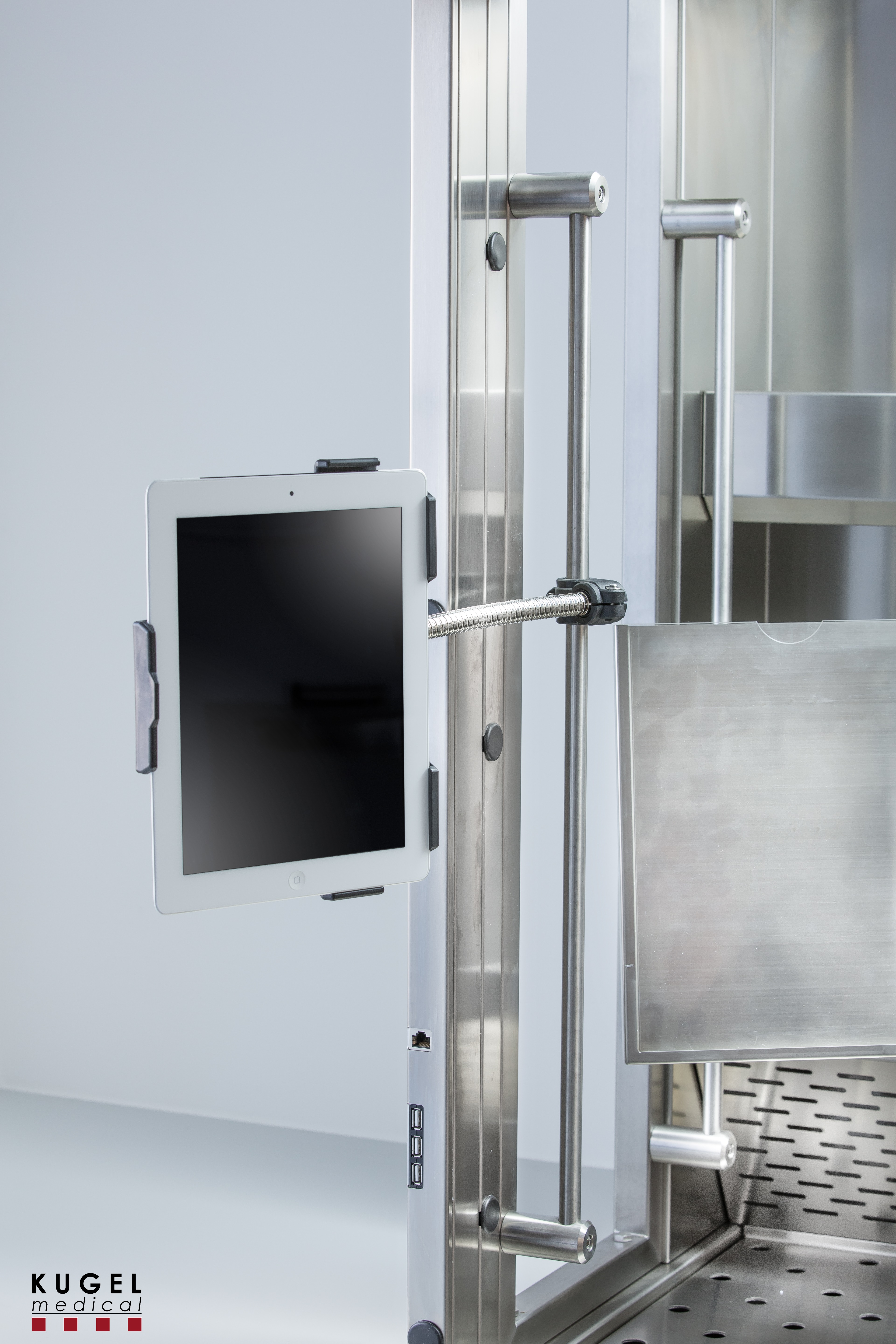 Flexibler iPad/Tablet Halter zur Befestigung seitlich am Stangensystem FH-TABLET-SS-300 Flexibler iPad/Tablet Halter zur Befestigung seitlich am Stangensystem FH-TABLET-SS-300